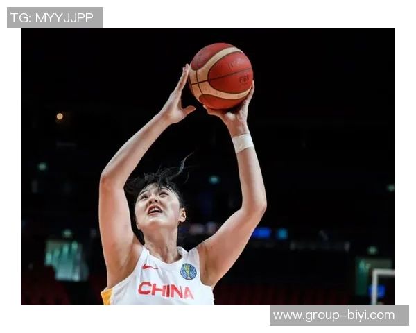 李月汝首秀震撼全场代表Mist队出战近7分钟贡献3分5板表现出色